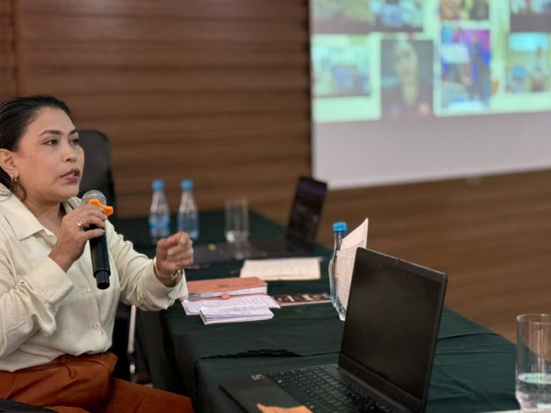 Foi ouvindo a história de Lua Mascarenhas que estagiários, residentes e membros da Defensoria Pública do Amazonas (DPAM) ampliaram seus conhecimentos sobre o atendimento humanizado à população em situação de rua. O relato fez parte do curso “Da invisibilidade ao reconhecimento: o papel da Defensoria Pública junto à população em situação de rua”, realizado nesta sexta-feira (21/8), na sede administrativa da Instituição.