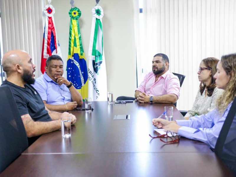 A Defensoria Pública do Estado do Amazonas (DPE-AM) e o Amazonas Futebol Clube alinharam, nesta quarta-feira (12), estratégias para uma nova fase do projeto “Jogo Limpo”, iniciativa voltada à prevenção e ao combate às violências psicológicas e verbais no futebol de base. O projeto integra a atuação do Núcleo de Defesa da Criança e do Adolescente (Nudeca) junto aos clubes do estado, em parceria com a Federação Amazonense de Futebol (FAF).