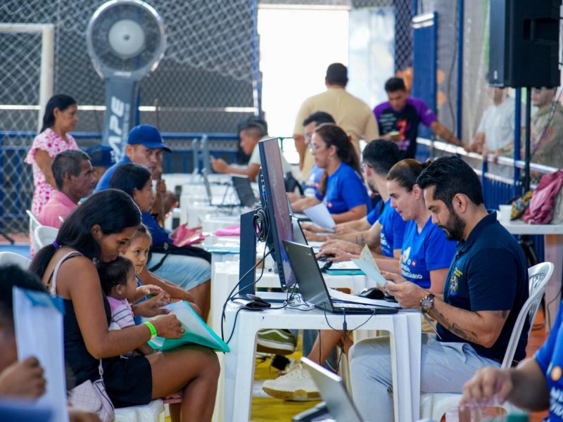 A equipe do Mutirão Previdenciário da Defensoria Pública do Estado do Amazonas (DPAM) iniciou, nesta terça-feira (25/8), os atendimentos à população de Maués, a 276 quilômetros de Manaus. Até o dia 28 de agosto, moradores da cidade e das comunidades rurais poderão acessar, gratuitamente, serviços das áreas previdenciária e assistencial, em ação realizada em parceria com o Instituto Nacional do Seguro Social (INSS) e a Prefeitura de Maués. A ação ocorre das 8h30 às 17h, no Ginásio Poliesportivo Padre Leão Martinelli, na avenida Getúlio Vargas.