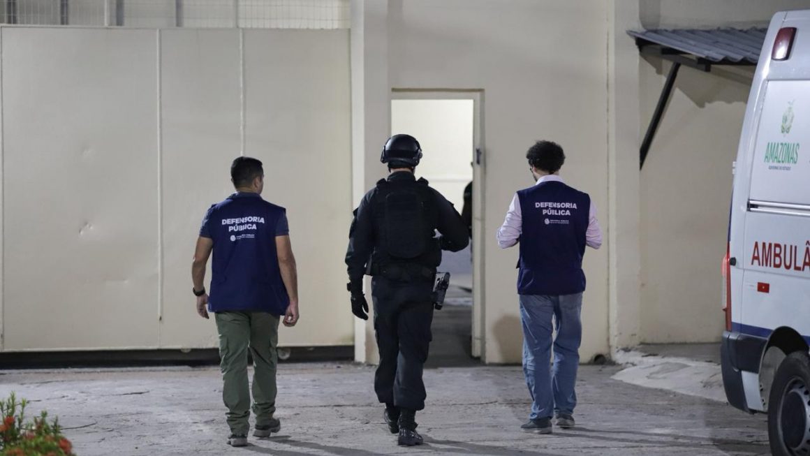 A Defensoria Pública do Estado do Amazonas (DPAM) permaneceu por seis horas na Unidade Prisional da Polícia Militar (UPPM), localizada na BR-174, mediando e levando ao Comando da PM as reivindicações dos policiais militares custodiados.
