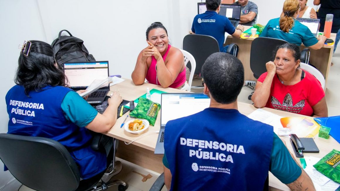 A Defensoria Pública do Estado do Amazonas (DPAM) realiza ação de atendimentos jurídicos em Codajás, distante 240 quilômetros de Manaus, até sexta-feira (4/9). Os moradores poderão buscar orientações nas áreas de Família e Registros Públicos, além de outros serviços relacionados às necessidades das famílias.