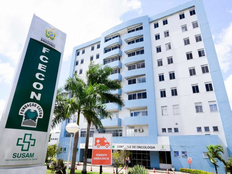 Entre os casos acompanhados está o de uma paciente que esperou cerca de dois anos por uma cirurgia e teve a perna amputada após o agravamento do quadro; outras 20 demandas relacionadas a medicamentos, exames e consultas aguardam resposta da Fundação