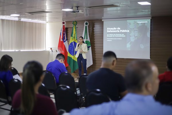 Alunos do Ciesa conhecem atuação da Defensoria no projeto Partiu Defensoria