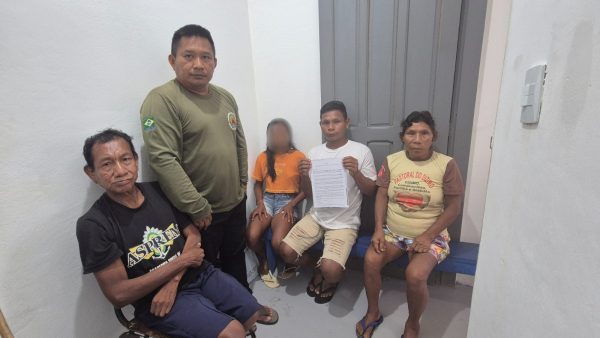 Família indígena garante registros civis durante ação da Defensoria no Distrito de Iauaretê