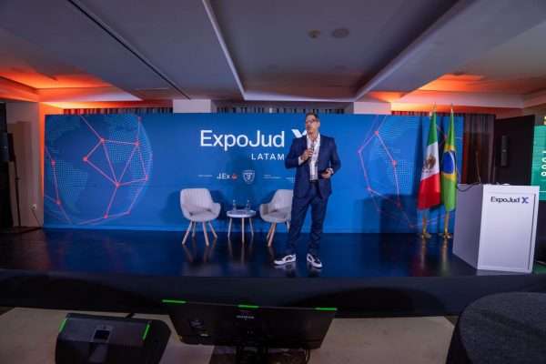 Defensoria apresenta uso da tecnologia para ampliar atendimento jurídico na ExpoJud Latam