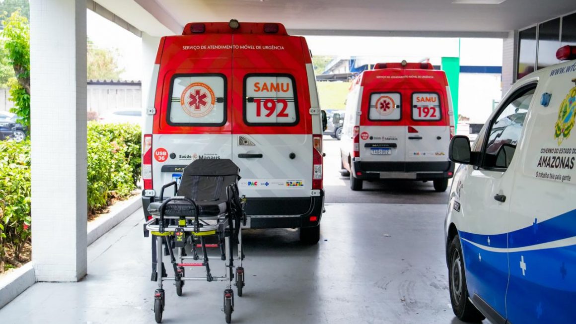 A retenção de macas e outros equipamentos em unidades hospitalares continua afetando a capacidade de resposta do Serviço de Atendimento Móvel de Urgência (SAMU) em Manaus. Entre 1º de janeiro e 21 de setembro deste ano, foram registradas 2.124 ocorrências de retenção, que resultaram em 3.431 horas de inoperância das ambulâncias e 2.287 atendimentos não realizados.