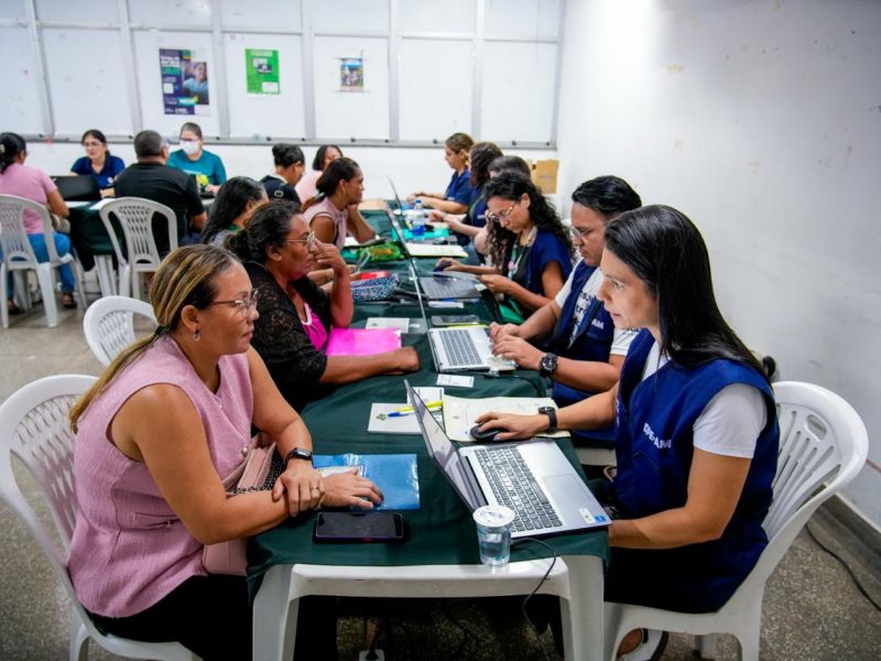 A Defensoria Pública do Amazonas (DPAM) participou da 8ª edição do “Record nos Bairros”, neste sábado (26/9), com assistência jurídica gratuita em demandas das áreas de Registros e Família. O atendimento à população aconteceu no Centro de Convivência da Família Padre Pedro Vignola, localizado na rua Gandú, nº 119, bairro Cidade Nova.
