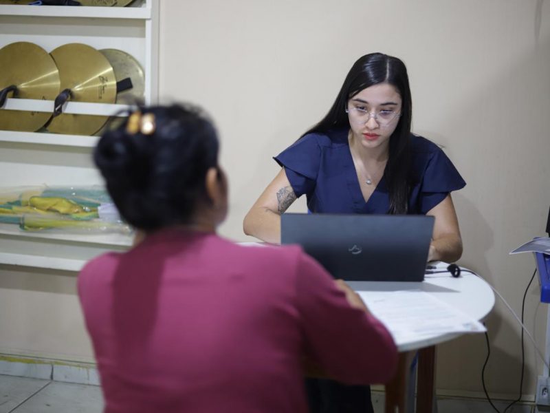 A Defensoria Pública do Amazonas (DPAM) inicia, nesta terça-feira (13/10), ações de atendimento jurídico gratuito em três municípios do interior do estado: Novo Aripuanã, Manicoré, no distrito de Santo Antônio do Matupi, e Tonantins. A programação segue até o dia 23 de outubro, conforme o calendário de cada localidade, com a oferta de serviços relacionados ao Direito de Família, registros civis e outras demandas jurídicas.