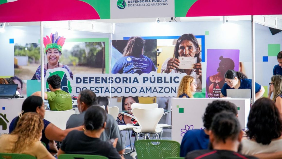 Instituição oferece atendimentos jurídicos gratuitos e participa de palestras sobre os direitos das mulheres durante os eventos, que seguem até sexta-feira (2/10)