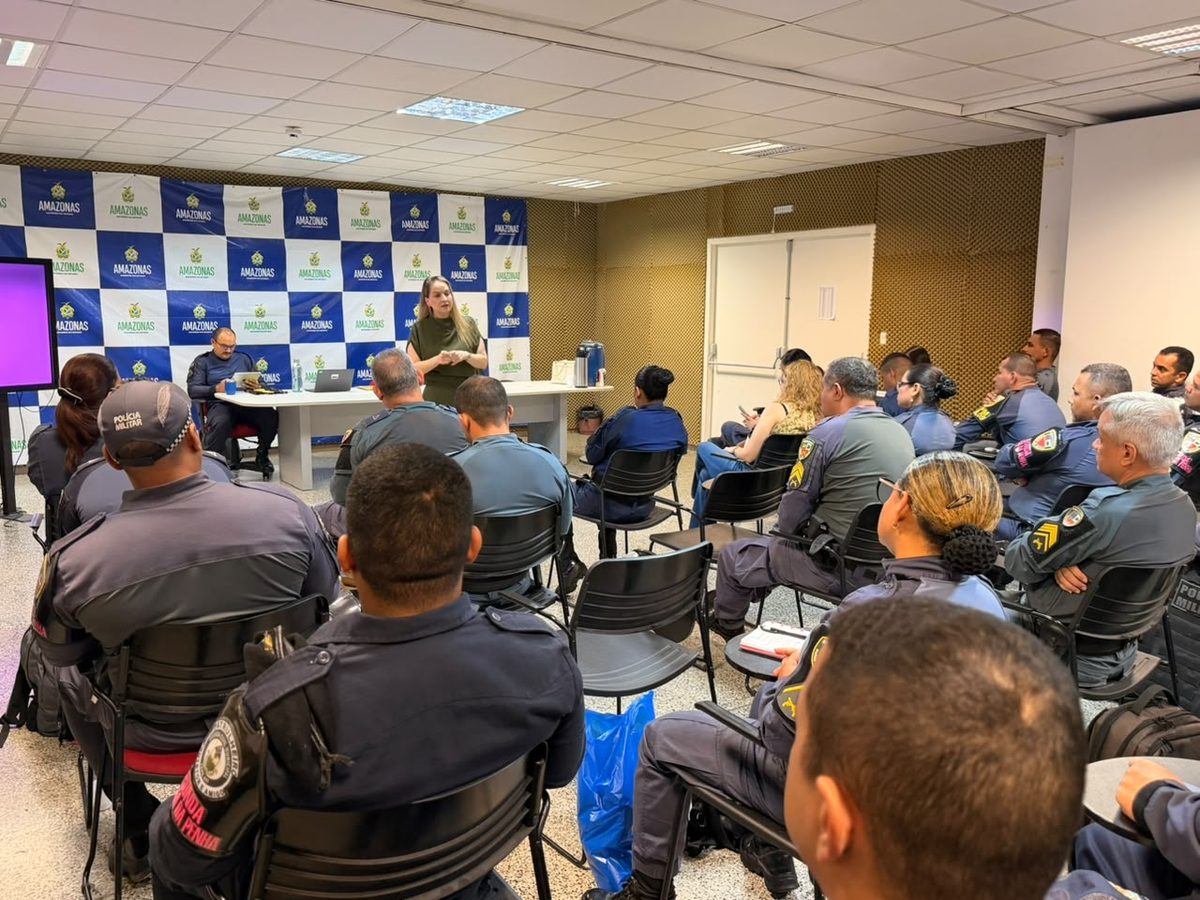 Formação reuniu agentes de segurança da capital e do interior do Amazonas com o objetivo de aprimorar o fluxo de atendimento e fortalecer a rede de proteção às mulheres vítimas de violência de gênero
