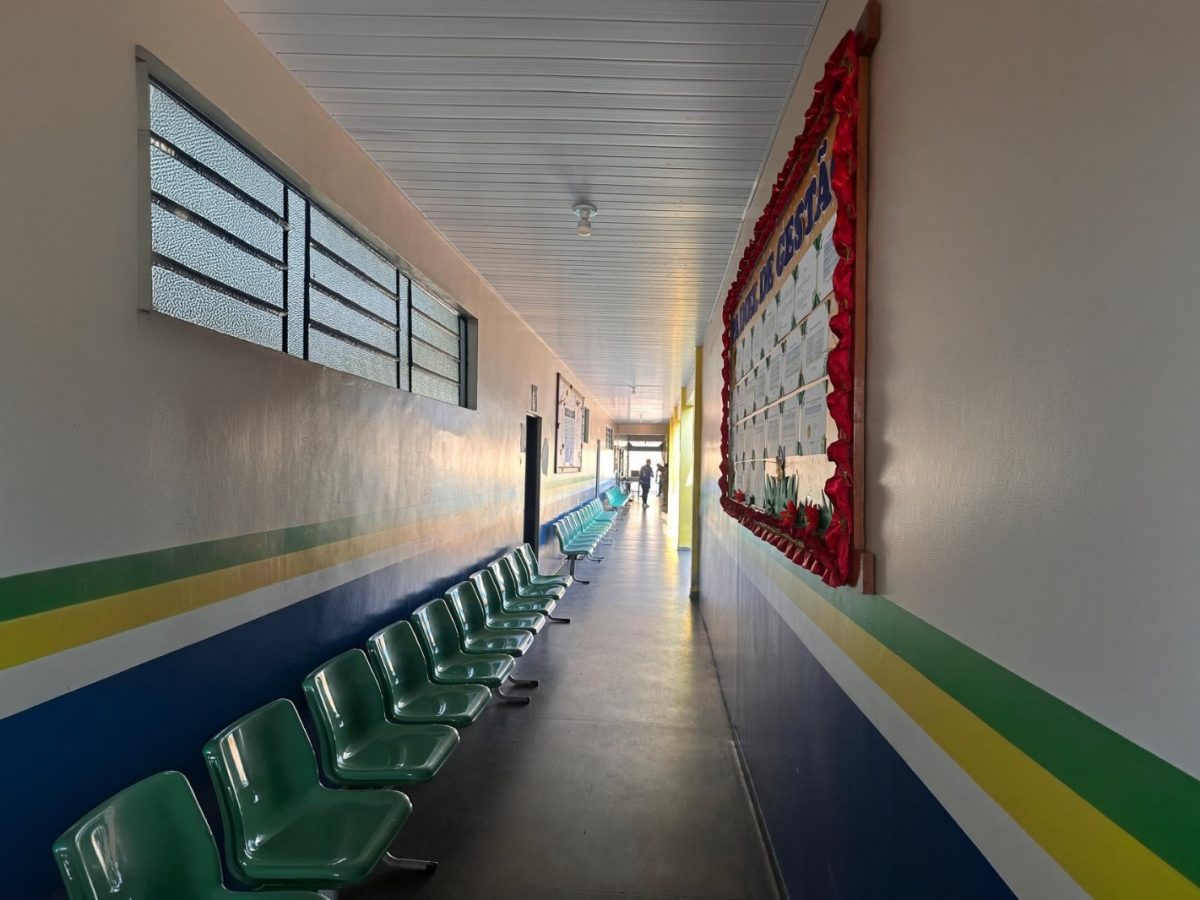 A falta de recursos para manutenção de escolas da rede estadual em Urucará, no Baixo Amazonas, tem levado pais, alunos e professores a promover arrecadações para custear reformas e outras necessidades das unidades de ensino. A situação foi identificada pela Defensoria Pública do Amazonas (DPAM), por meio do Grupo de Trabalho Intersetorial de Defesa da Educação e Cidadania (Gidec), durante inspeção realizada na última quinta-feira (1º/10), na Escola Estadual Lázaro Ramos.