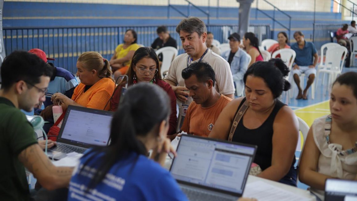 Com a presença do Mutirão Previdenciário em Parintins (a 369 quilômetros de Manaus), a Defensoria Pública do Amazonas (DPAM) realizou o atendimento de indígenas da região que enfrentam dificuldades de acesso aos serviços públicos devido às barreiras geográficas, linguísticas e culturais. Entre eles estão moradores de comunidades localizadas a até 17 horas de barco da sede do município.