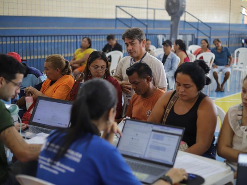 Com a presença do Mutirão Previdenciário em Parintins (a 369 quilômetros de Manaus), a Defensoria Pública do Amazonas (DPAM) realizou o atendimento de indígenas da região que enfrentam dificuldades de acesso aos serviços públicos devido às barreiras geográficas, linguísticas e culturais. Entre eles estão moradores de comunidades localizadas a até 17 horas de barco da sede do município.