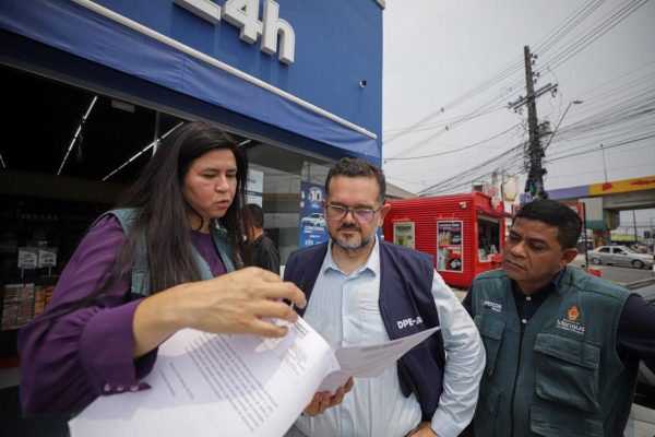 Gravação de conversas em farmácia acende alerta sobre privacidade de consumidores