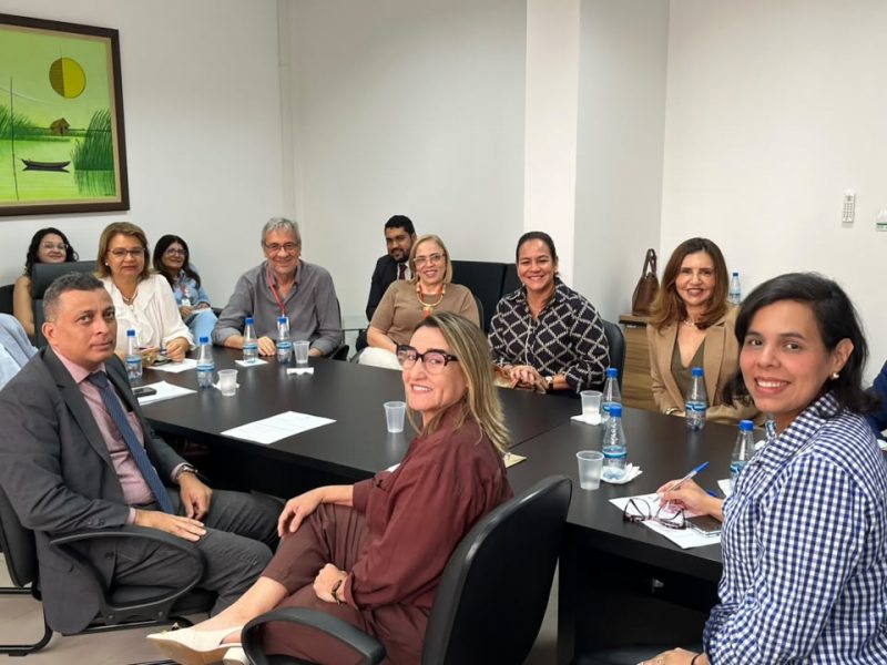 Encaminhamentos incluem contratação emergencial de oncologistas e possível acordo para que a Fcecon responda às demandas da instituição em até dez dias
